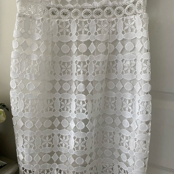 NWT Michael Michael Kors White Geo Lace Pencil Dress, Size 4 - Picture 5 of 16